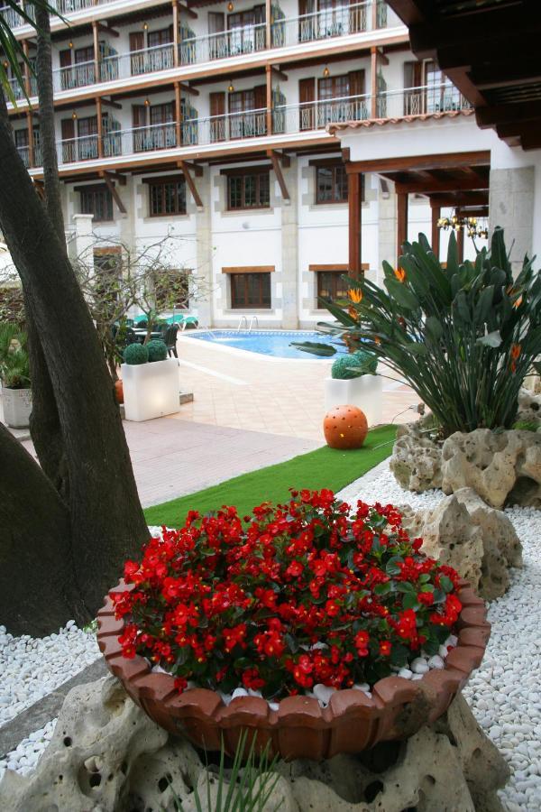 Hotel La Carolina 滨海略雷特 外观 照片