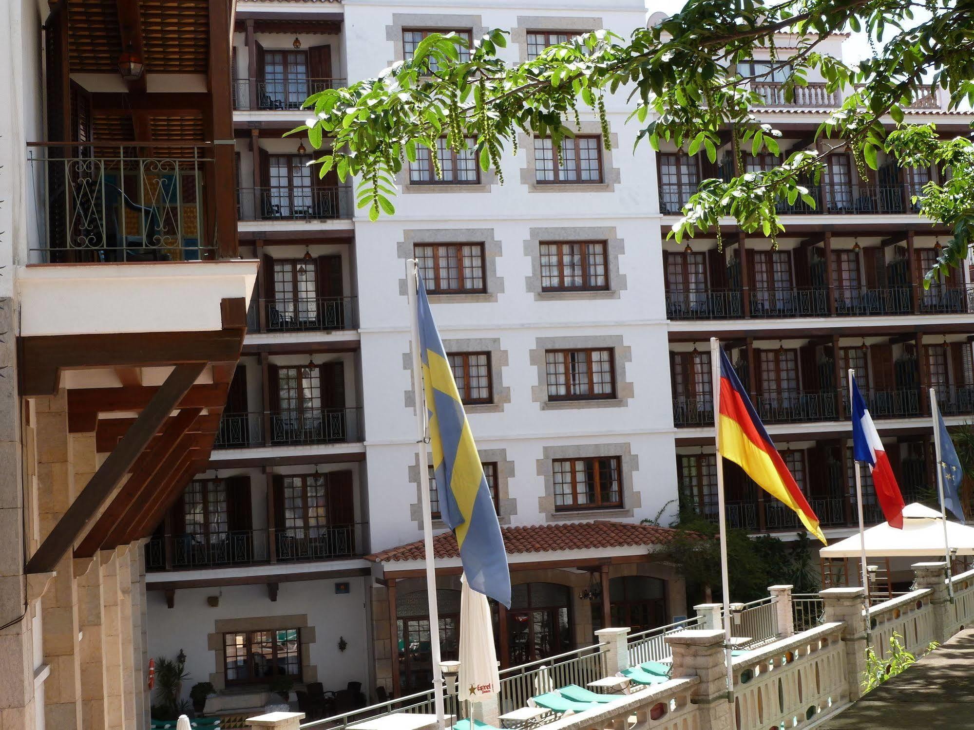 Hotel La Carolina 滨海略雷特 外观 照片