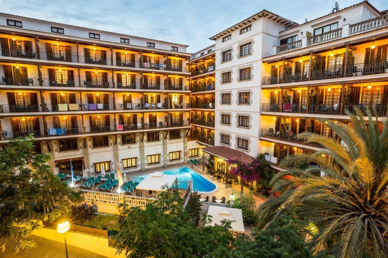 Hotel La Carolina 滨海略雷特 外观 照片