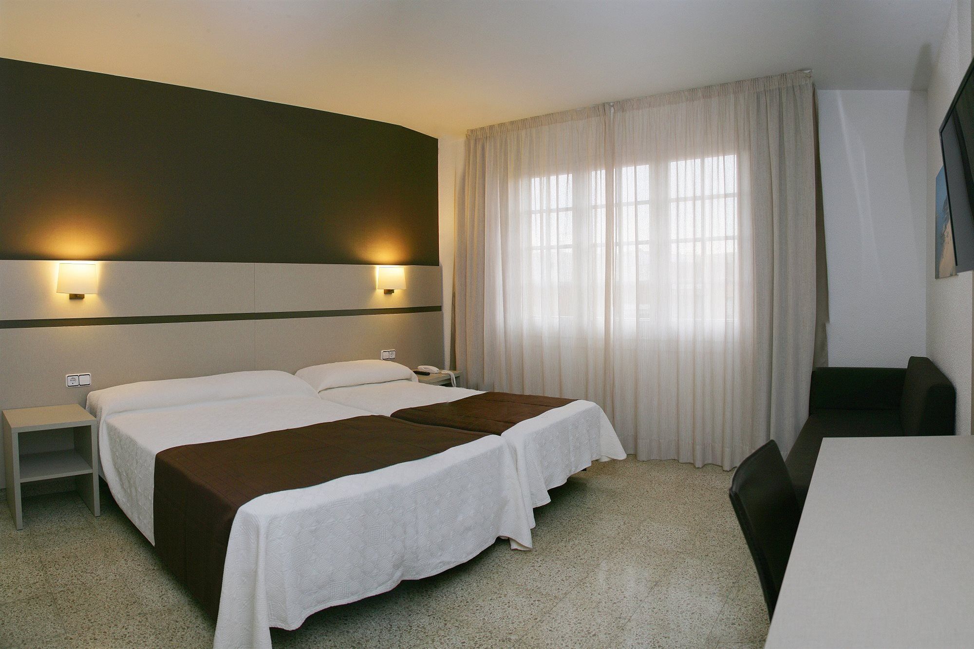 Hotel La Carolina 滨海略雷特 外观 照片