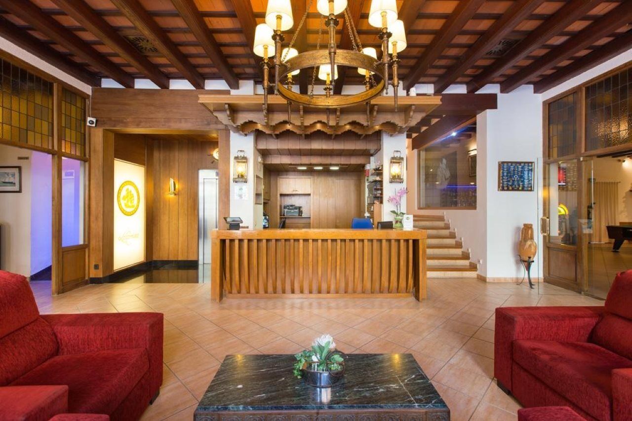Hotel La Carolina 滨海略雷特 外观 照片